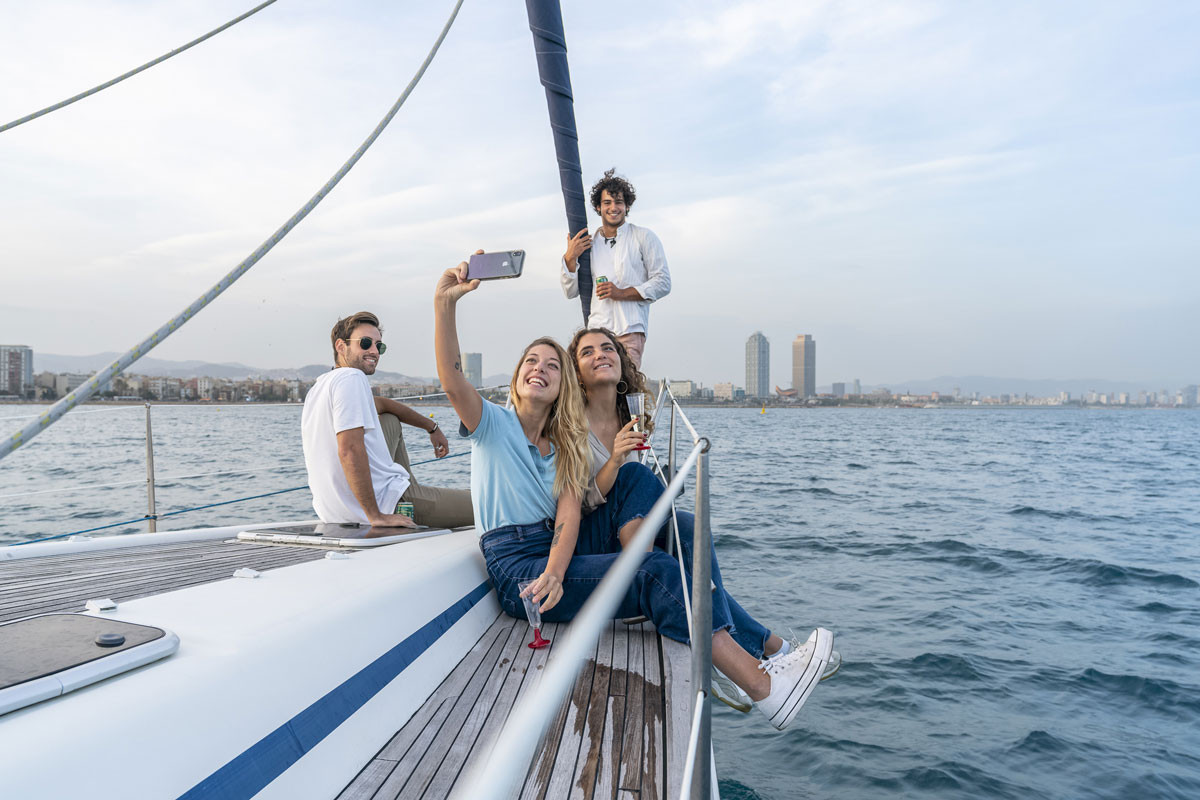 Barcelona Sunset Sailing Experience