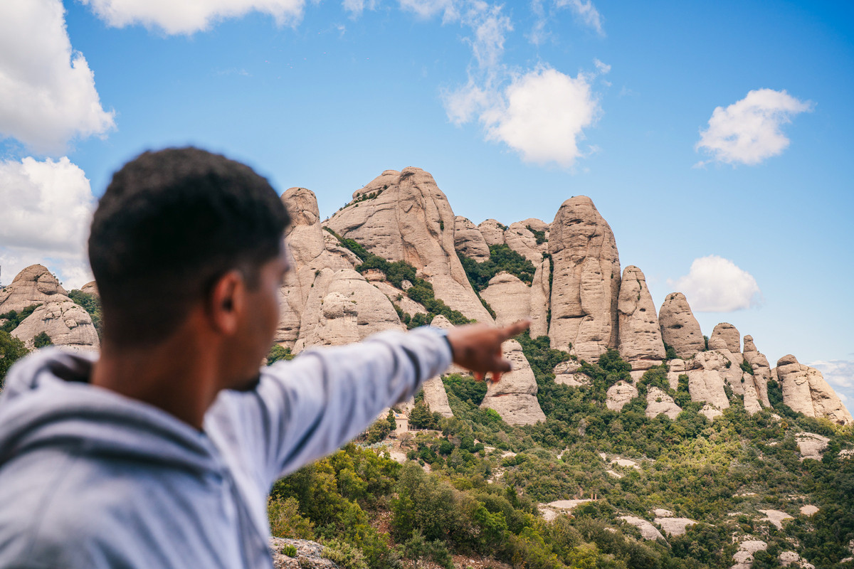 Montserrat Scenery Adventure: Hiking & Farmhouse lunch Open Tour